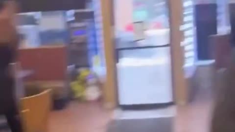 ICE agents investigated a man in a Somali restaurant. Minnesota.