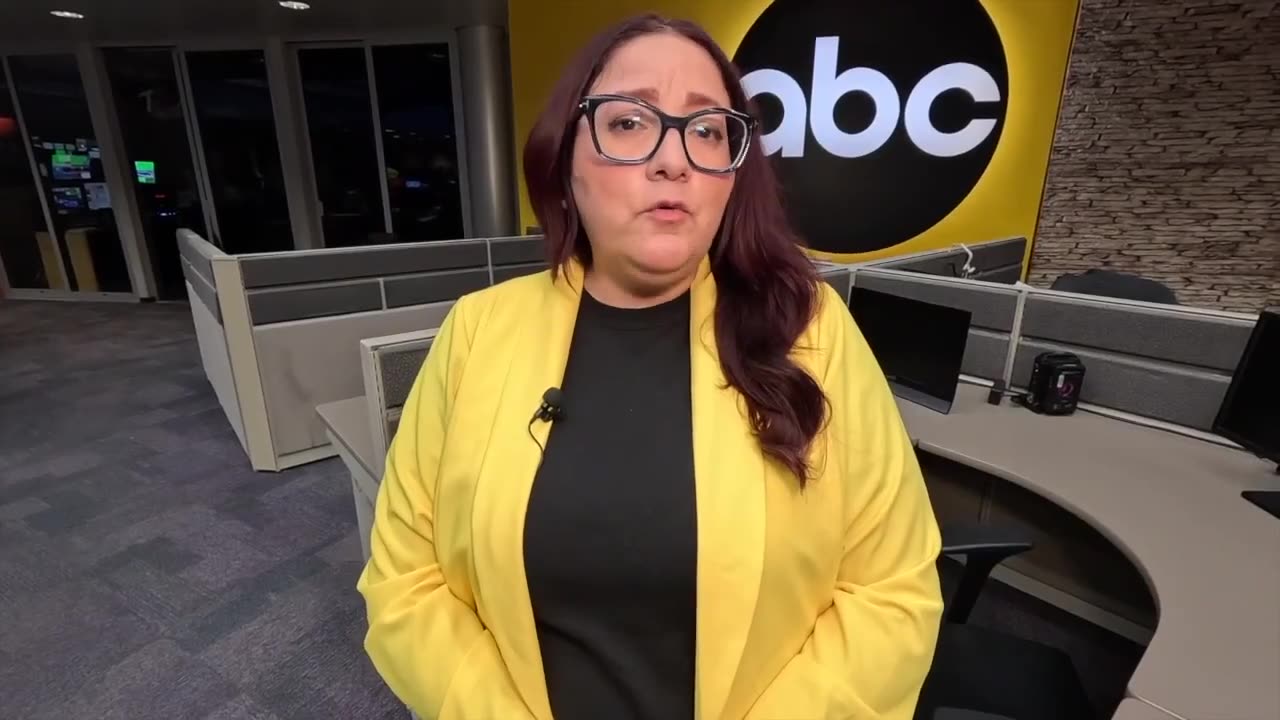 [2025-11-25] FBI investigates Senator Kelly over controversial military video