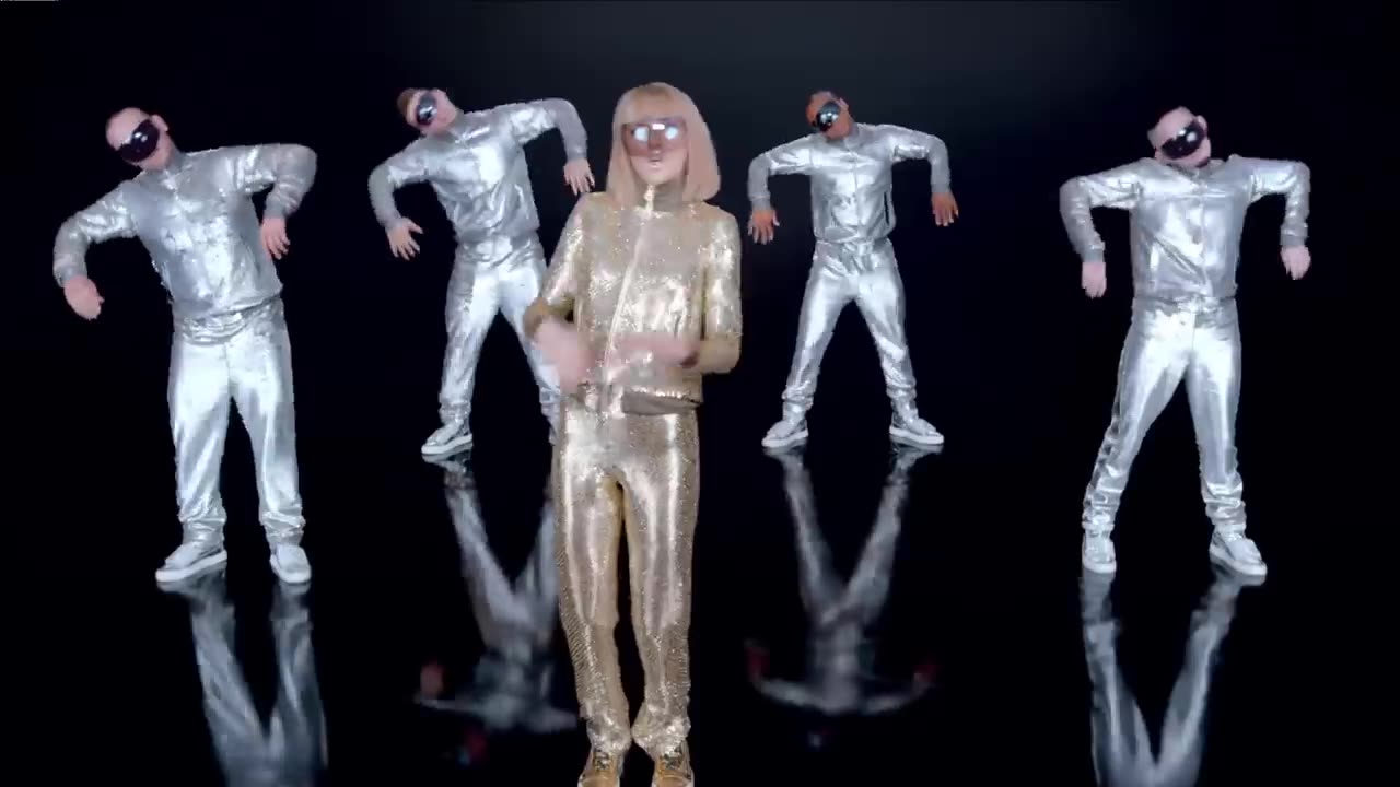 Taylor Swift - Shake It Off (Official Music Video)