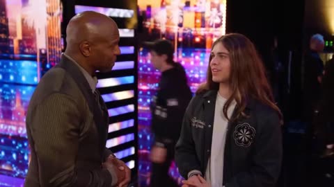 Young Singer Receives a STANDING OVATION & Wins The GOLDEN BUZZER on America's Got Talent 2025!