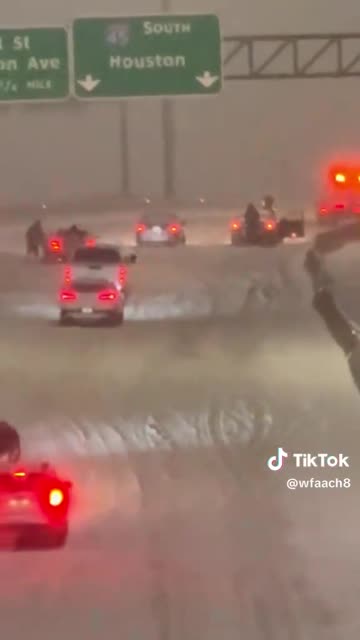 DALLAS IS ICY HIGHWAYS