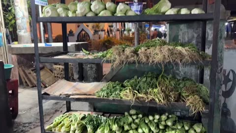 Traditional Night Market Vlog: The Charm of Evening Shopping
