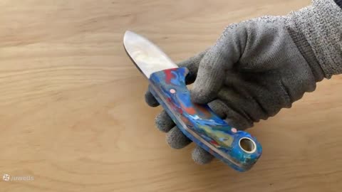 Using bottle caps to make knife handles