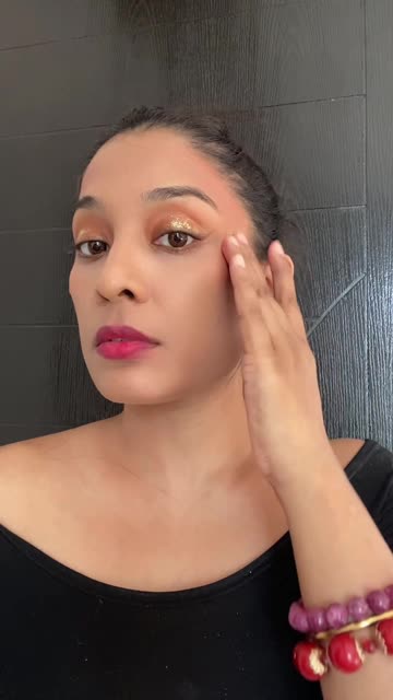 Soft Glam Makeup Tutorial | Gold Glitter Makeup Tutorial