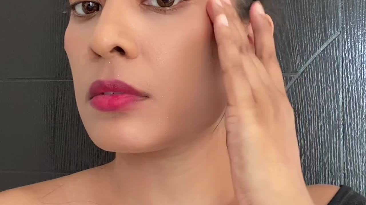 Soft Glam Makeup Tutorial | Gold Glitter Makeup Tutorial