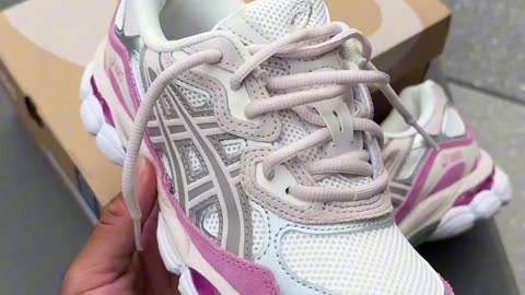 Asics Gel-NYC Cream Mineral Beige Pink - Available in ALL Sizes, Link in BIO 🛍️💕