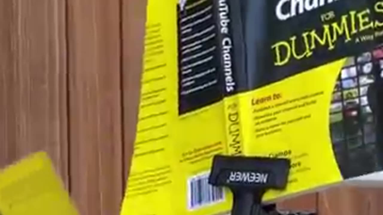 Sharpest Knife vs Smartphone!