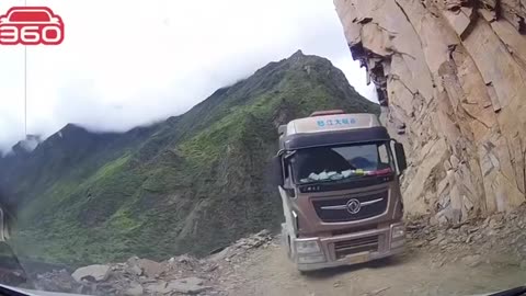 Rockslide hits truck on mountain