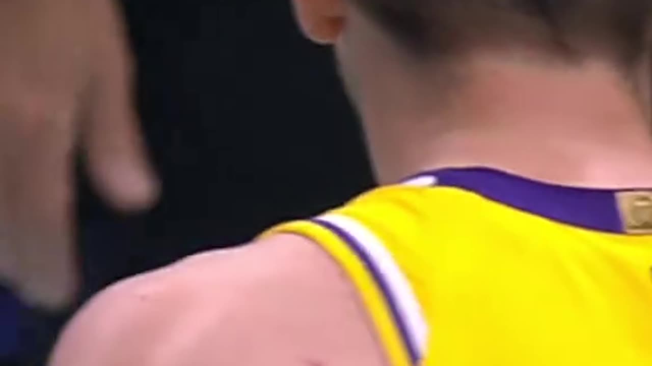 Lakers vs. Hornets odds, prediction, line, time: 2025 NBA