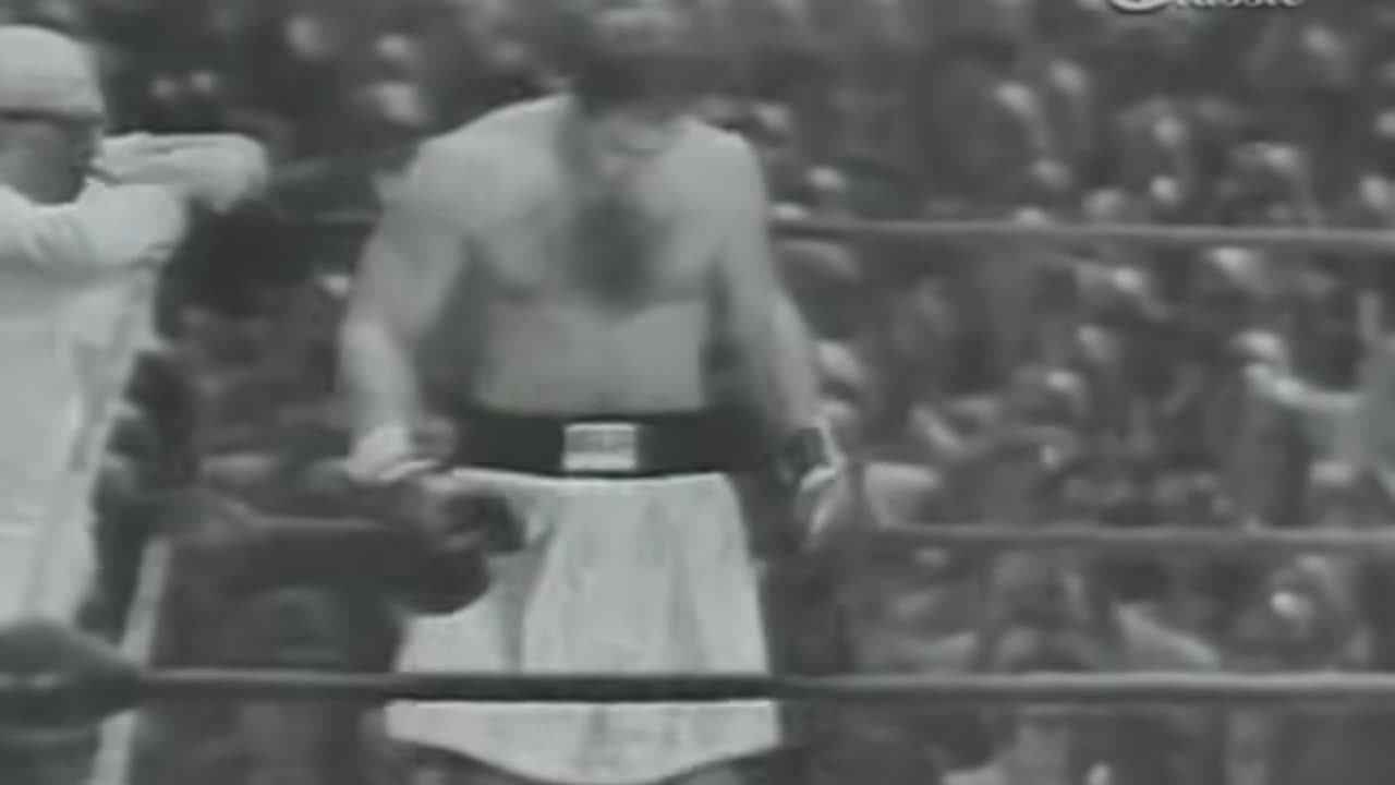 Rocky Marciano vs Archie Moore (All Rounds)