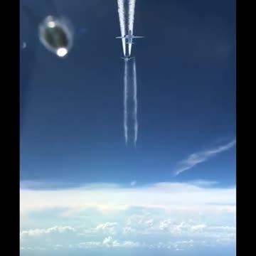 Watch Inflight Meeting #Aircraft #Aviation #Fly #AeroArduino