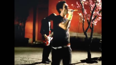 Maroon 5 - This Love (Official Music Video)