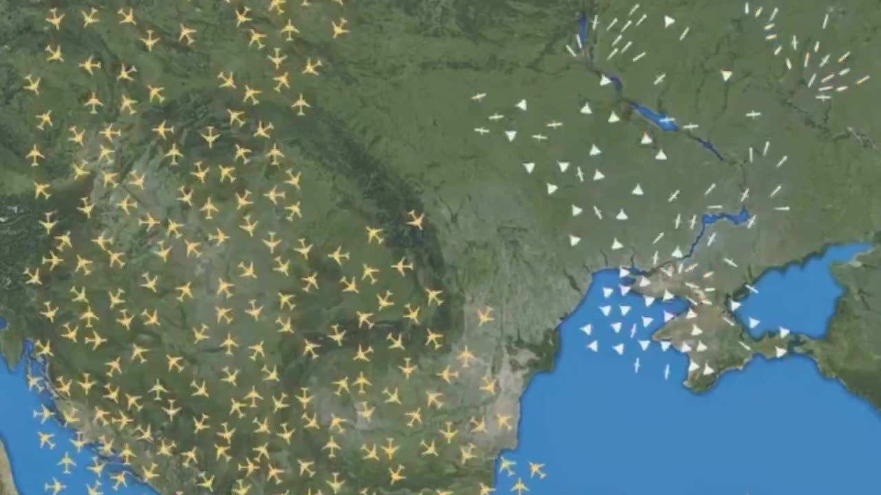 War and Peace(Incredible Visualization of Airspace in Europe)