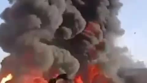 ⚠️ A significant fire has broken out at an oil production plant in Isfahan, Iran