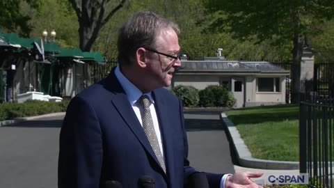 📉 Kevin Hassett Addresses Reporters on Tariffs, Inflation, and Global Trade Talks