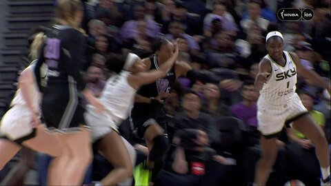 👀 FLAGRANT, Angel Reese SMACKS Thornton FACE | Chicago Sky vs Golden State Valkyries WNBA basketball