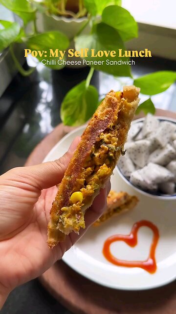 Chilli Cheese Paneer Sandwich