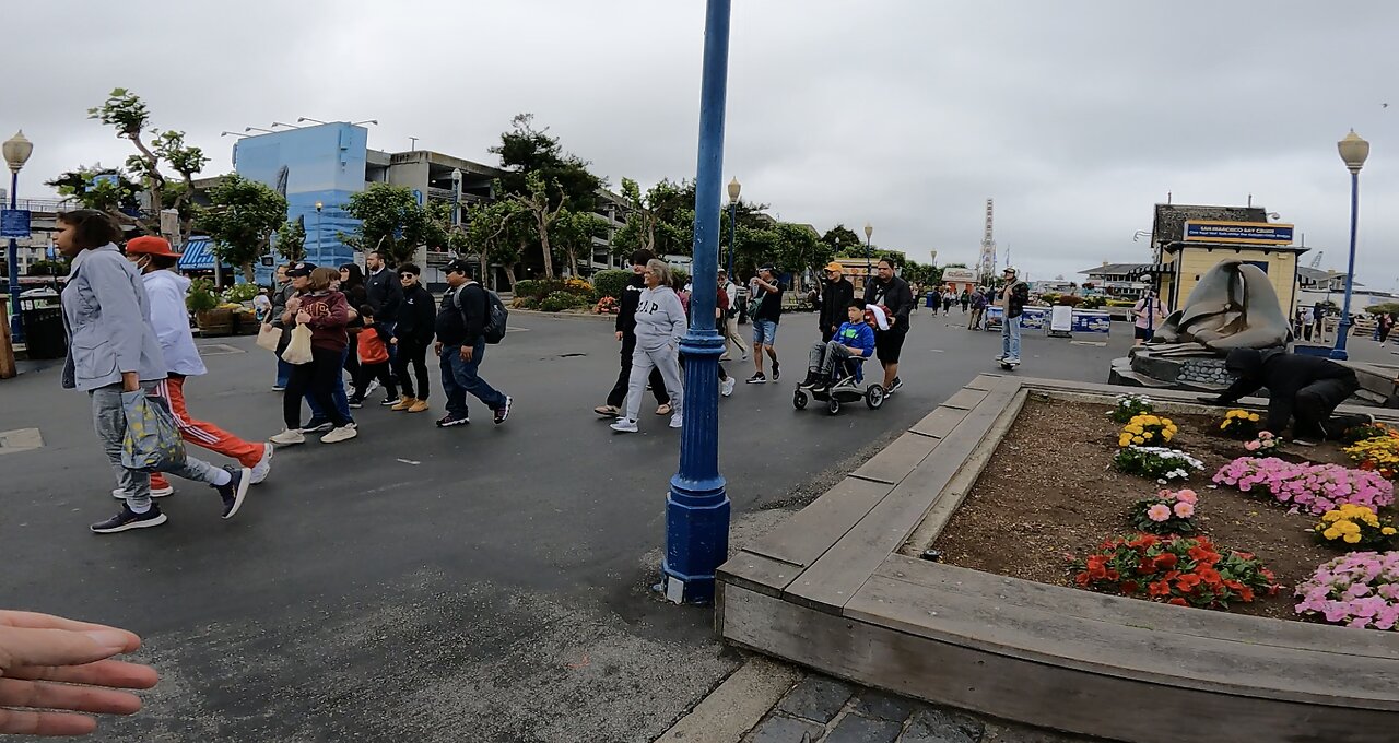 Preaching at Pier 39 San Francisco: Exalting Jesus, Preaching His Blood, Several People Encourage Me, A Few Hecklers Yell At Me, But Jesus IS Glorified