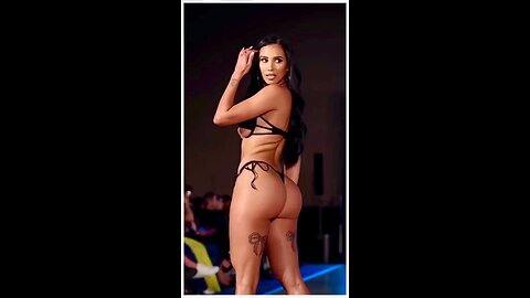 Strut & Sparkle – Bikini Fashion Show in Full Glam