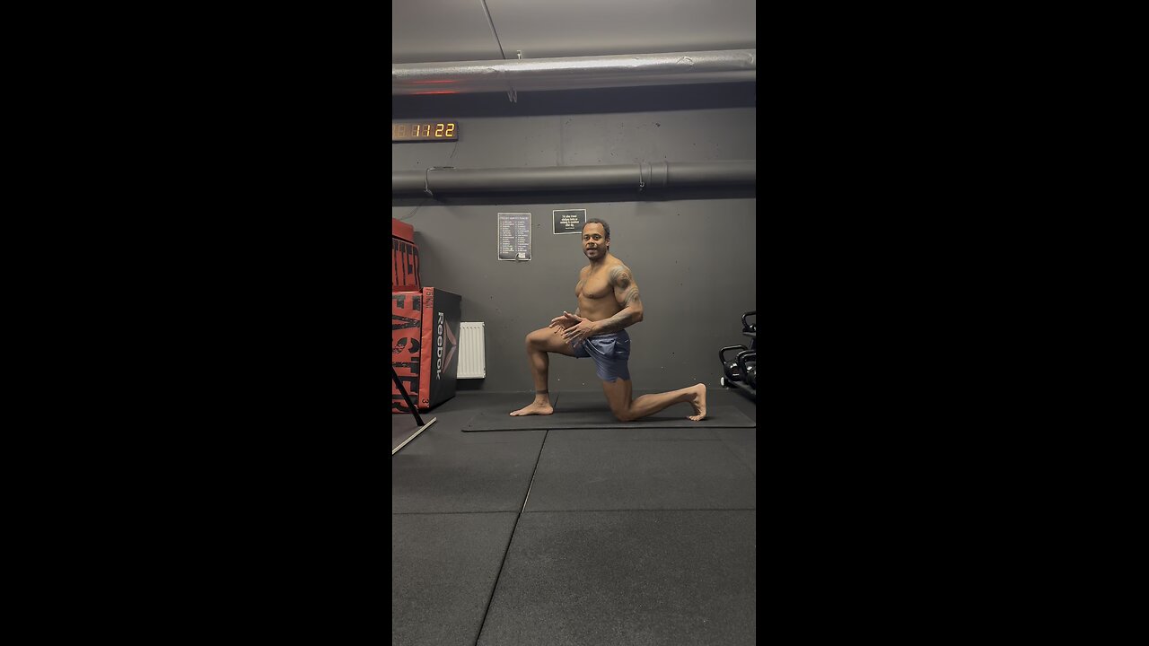 Unlock Your Power: Low Lunge to Open Twist Flow | Yoga for Strength & Balance #Core #viralvideo