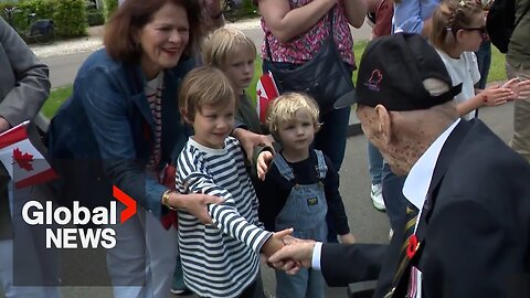 Canadian WWII veterans remembered and thanked during Apeldoorn parade through Dutch city