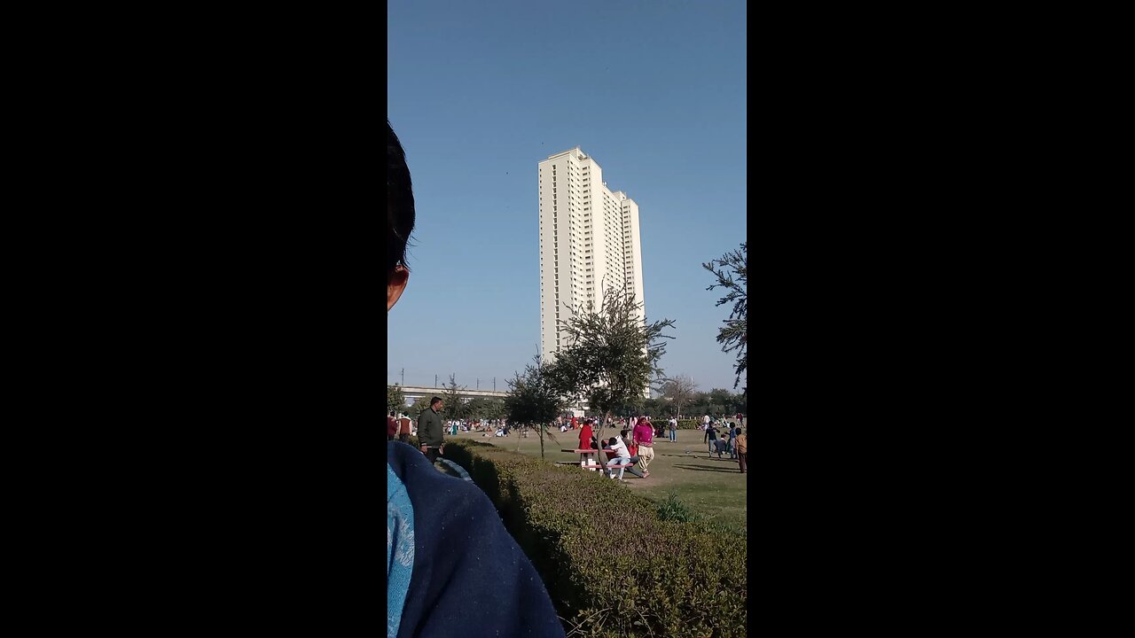 India DLF Building image capture by 😀😀