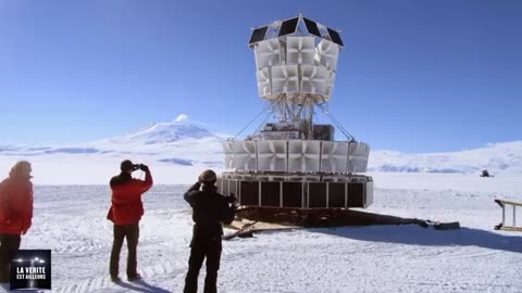 ★ Quelque chose de très ÉTRANGE se passe en Antarctique : La dernière vidéo d’OVNI est arrivée !?