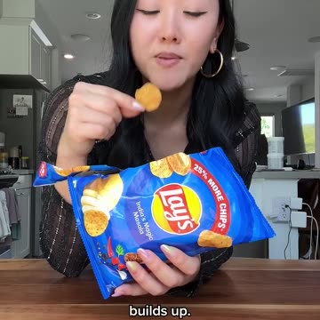 American Trying Popular Indian Snacks