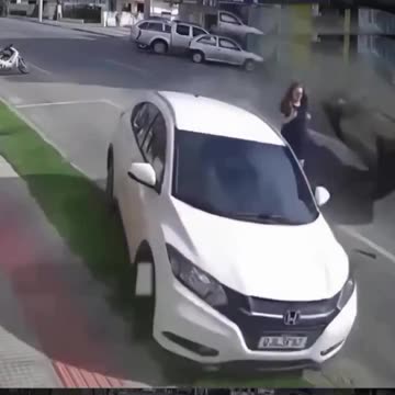 NIENTE SUCCEDE SENZA CHE DIO LO PERMETTA