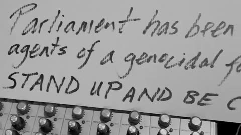 Roger Waters declares sovereignty from UK and condemns genocide