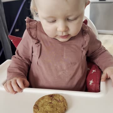 Baby Kayla Tries a Christmas Cookie 🍪🎄 — Cute Holiday Moment