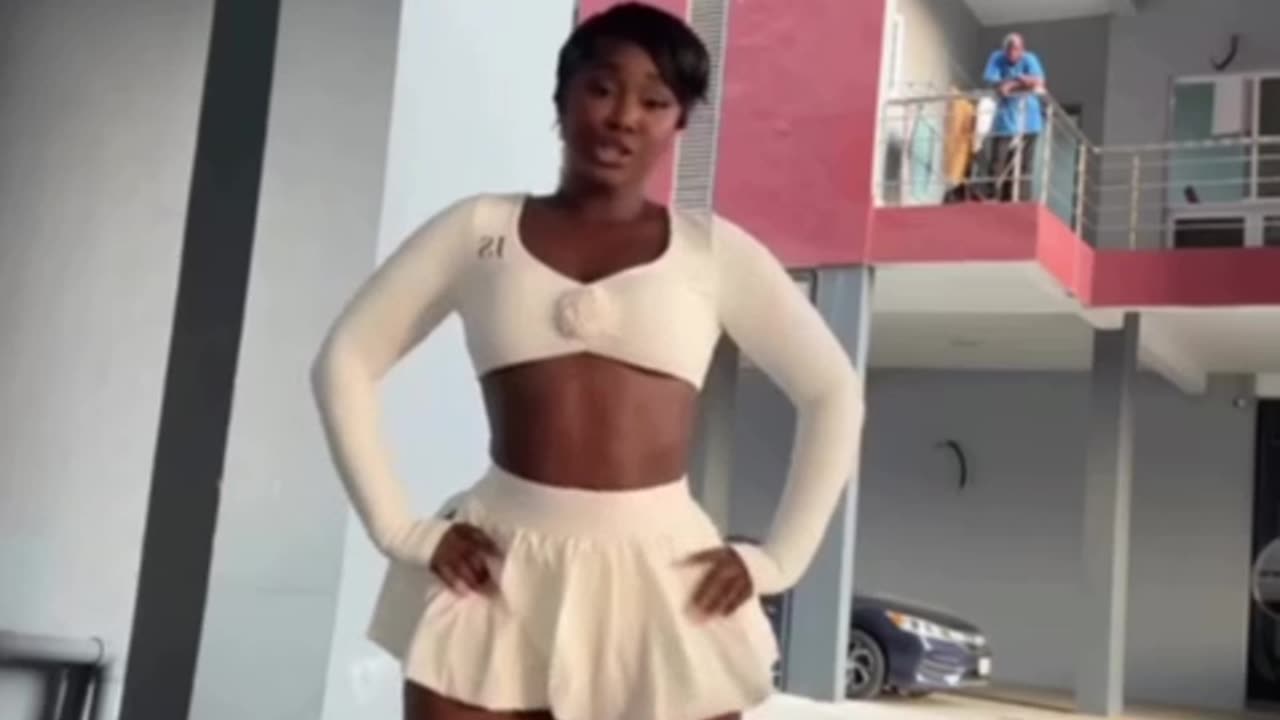 Ooww she got a man watching her.