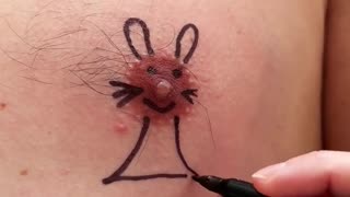 The most unusual canvas of 2025 goes to… THIS 😂🐭✨