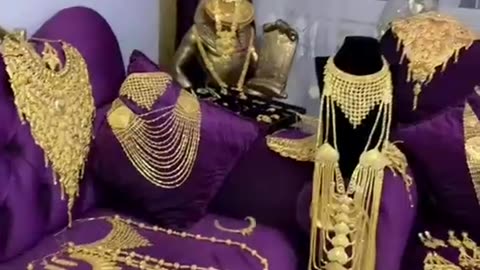 Gold set jeulry