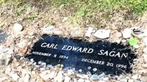 FAMOUS GRAVES - VOL. 427: CARL SAGAN