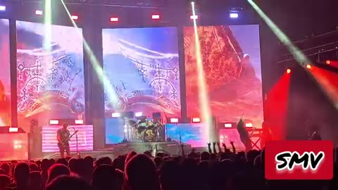 #ShittyMillennialVideos 📱📹🎬 Mastodon 🐘 - Island 🏝️☀️😎 @ ShoWare Center Kent, WA 08/17/2024