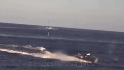 🚤 The video from enemy resources shows the occupiers fighting off naval drone