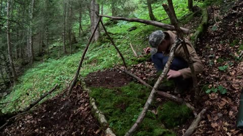 Building a Shelter, COOKING OVER open FIRE while heavy RAIN!