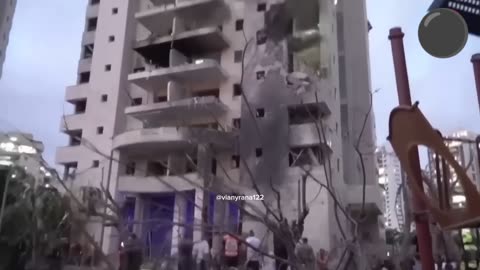 Iranians leave Tehran en masse as conflict with Israel escalates