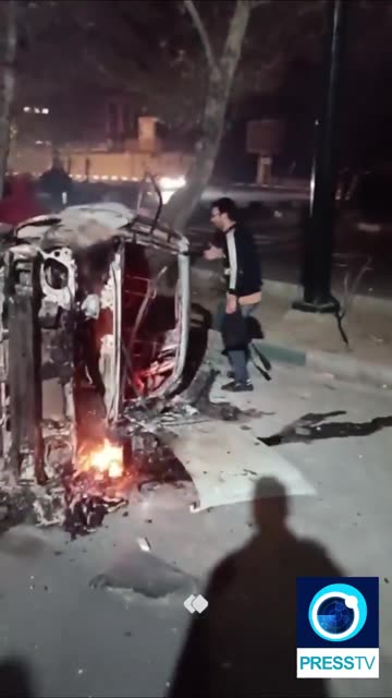 Armed and trained foreign-backed rioters set civilian cars on fire in Tehran