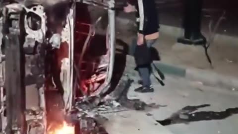 Armed and trained foreign-backed rioters set civilian cars on fire in Tehran