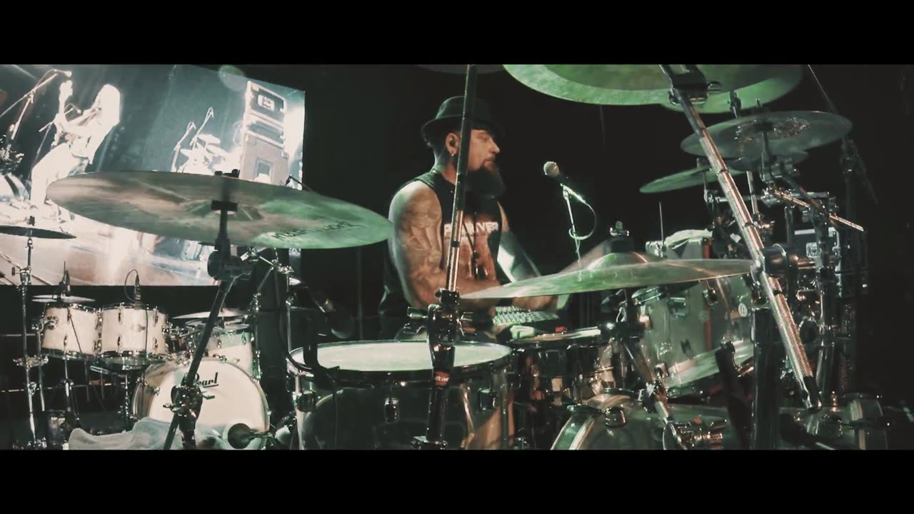 Draw The Line - Piledriver (live)