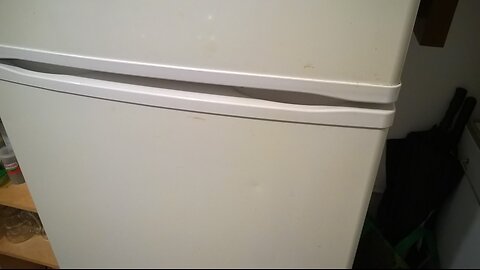 Refrigerator door difficult to open - possible trick