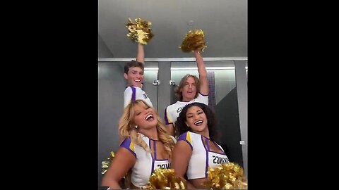 Minnesota Vikings show off their new MALE CHEERLEADERS sharing girls bathroom