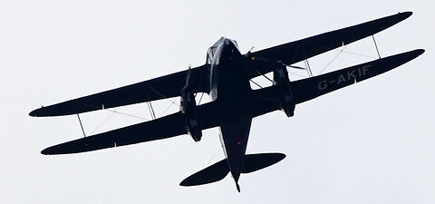 G-AKIF OVERHEAD 15M DISTANCE PROHIBITED AIRSPACE UNSAFE FLY REPORTED