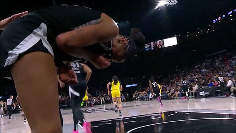 🤕 A'ja Wilson OUT, HEAD Injury after shot to face | Las Vegas Aces WNBA women's basketball