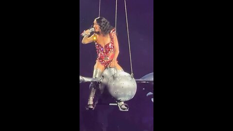 Scary Moment for Katy Perry