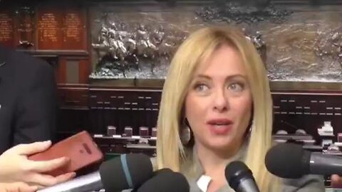 "Italian Prime Minister's View on Compatibility Issues Between Islamic Culture and Italy"