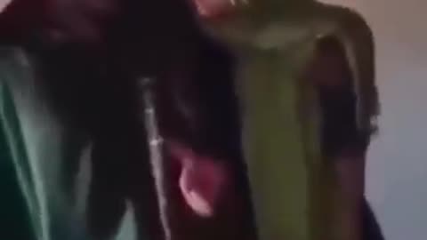 アフガニスタン。幼児と結婚する爺ー！