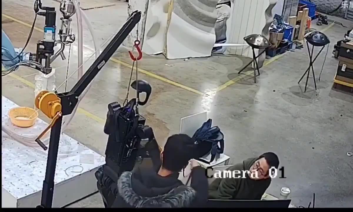 Footage showing a Unitree H1 (Full-Size Universal Humanoid Robot) going berserk